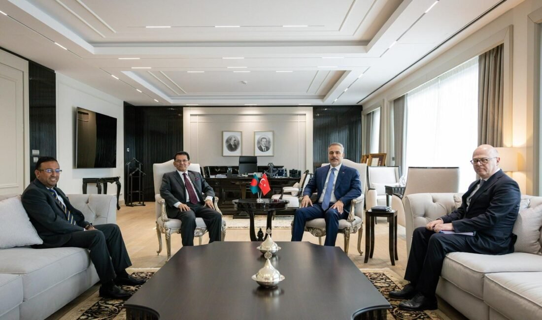 Bakan Fidan, Bangladeşli mevkidaşı Khalilur Rahman ile görüştü ANKARA, (DHA)- DIŞİŞLERİ Bakanı Hakan Fidan, Bangladeş Dışişleri Bakanı Khalilur