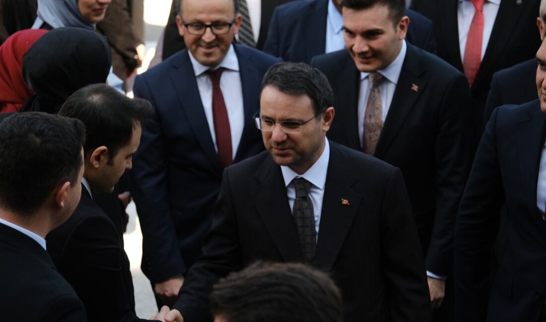 BAKAN GÜRLEK ANTİK TİYATRO’YU GEZDİ Adalet Bakanı Akın Gürlek, programı