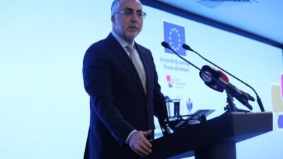 ANKARA, (DHA)- ÇALIŞMA ve Sosyal Güvenlik Bakanı Vedat Işıkhan, "Çalışma