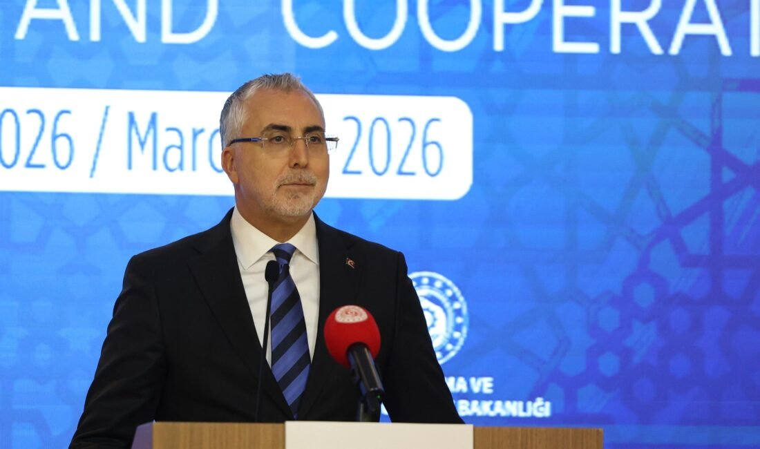 Bakan Işıkhan: IPA kapsamında hayata geçirilen 1200’ü aşkın proje ile önemli çalışmalar gerçekleştirdik ANKARA, (DHA)- ÇALIŞMA ve Sosyal Güvenlik Bakanı Vedat Işıkhan, 2007