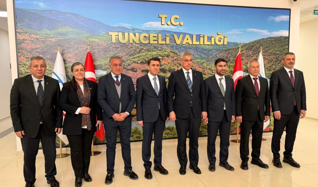 BAKAN MEMİŞOĞLU, TUNCELİ’DE Sağlık Bakanı Kemal Memişoğlu, Elazığ’daki temaslarının ardından