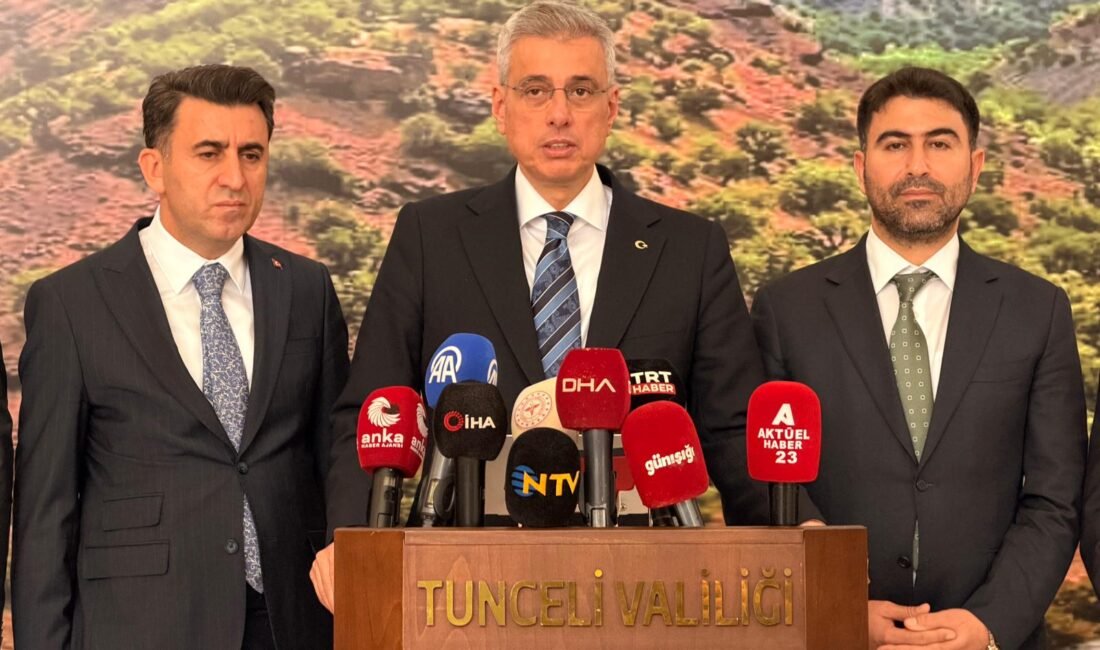 ‘ESENLİK MEVZUATI ÜZERİNDE ÇALIŞIYORUZ’ Tunceli Valiliği’nde basın mensuplarına açıklamalarda bulunan