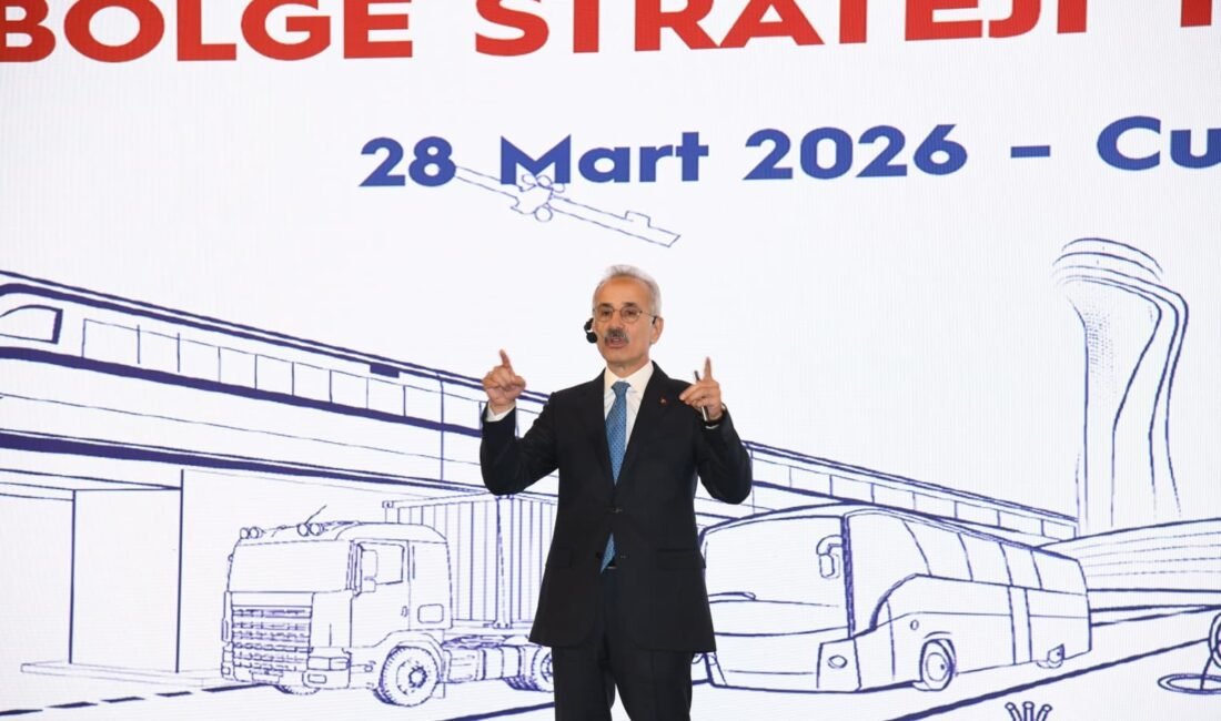 Bakan Uraloğlu: Kalkınma Yolu bittiği zaman, ülkemize 10 yıllık periyotta 55 milyar dolarlık katkısı olacak Selçuk BAŞAR/TRABZON,(DHA)- ULAŞTIRMA ve Altyapı Bakanı Abdulkadir Uraloğlu, "Kalkınma Yolu