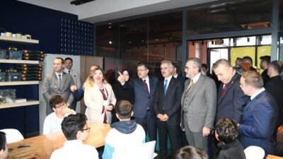 BİLİM MERKEZİ VE YANAN FABRİKAYA ZİYARET Ulaştırma ve Altyapı Bakanı