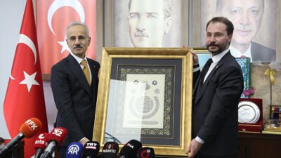 'TÜRKİYE DÜNYADA EN FAZLA YARDIM YAPAN ÜLKELERDEN BİRİDİR' Ulaştırma ve