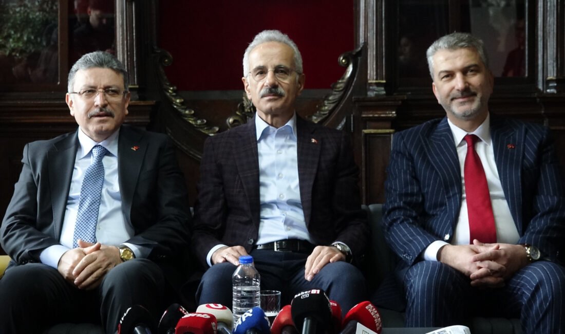 Bakan Uraloğlu: Türkiye, gerçekten bir güven adası (2) TGC’Yİ ZİYARET ETTİ Ulaştırma ve Altyapı Bakanı Abdulkadir Uraloğlu, memleketi