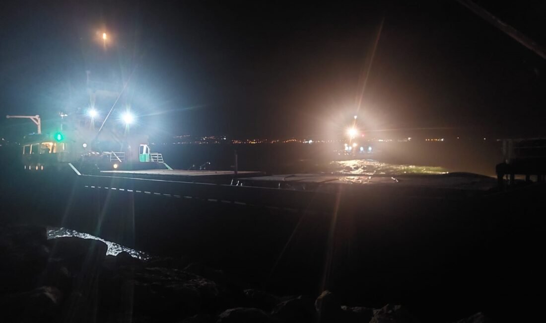 Zeki KARADENİZ/ BANDIRMA(Balıkesir), (DHA)- BALIKESİR’in Bandırma ilçesinde, 8 mürettebatın bulunduğu