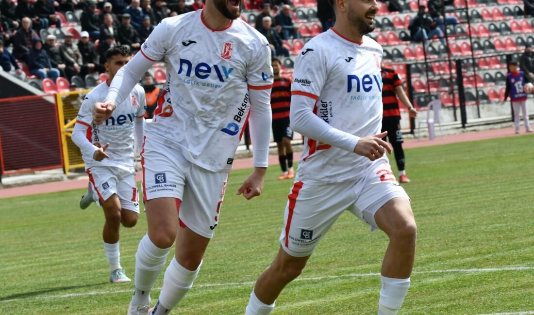 BALIKESİR, (DHA)- 3'üncü Lig 4'üncü Grup'ta en yakın rakibi Uşakspor'u