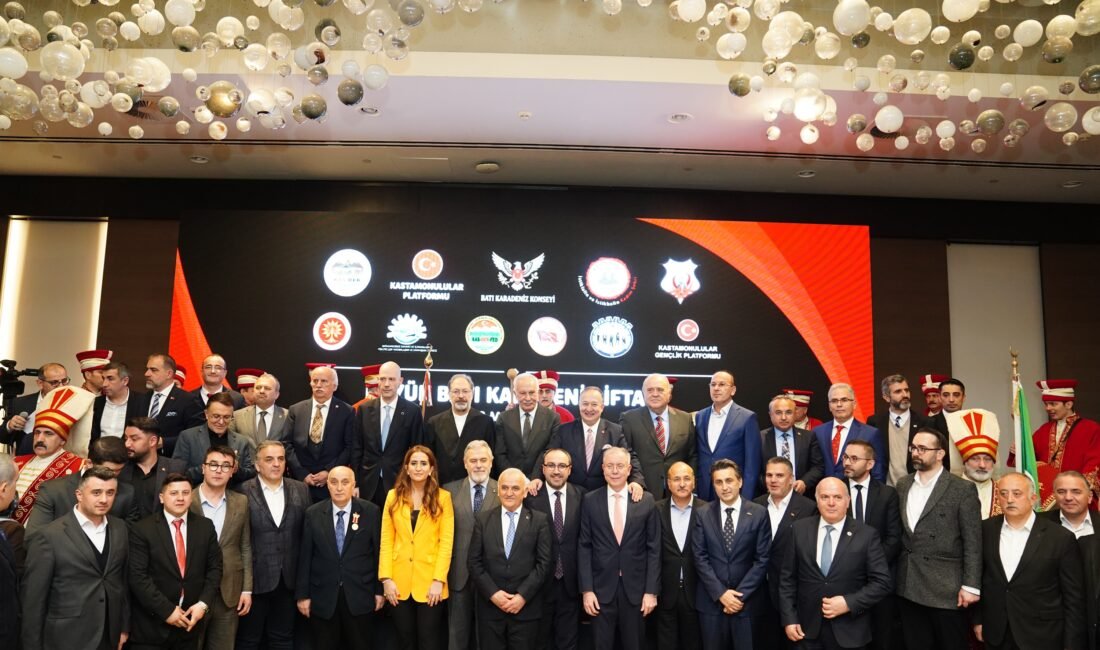 Batı Karadenizliler İstanbul’daki iftarda bir araya geldi İSTANBUL, (DHA) - KASTAMONULULAR Platformu ve Batı Karadeniz Konseyi dün