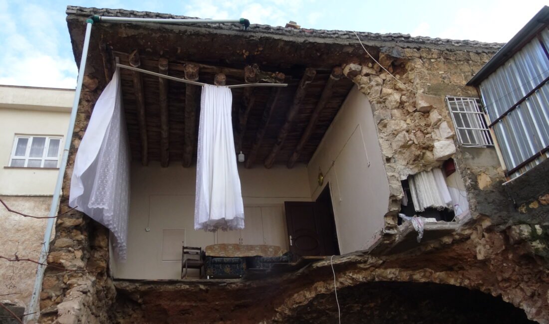 Remziye ÖNER/GERCÜŞ (Batman), (DHA)- BATMAN’ın Gercüş ilçesinde etkili olan sağanak