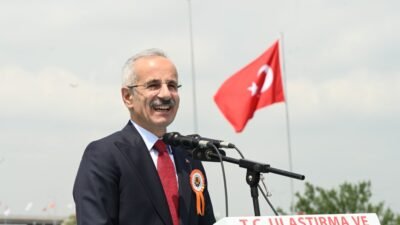 ANKARA, (DHA)- ULAŞTIRMA ve Altyapı Bakanı Abdulkadir Uraloğlu, Ramazan Bayramı