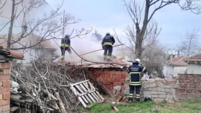 Murat YAYIN/MALKARA (Tekirdağ), (DHA)- TEKİRDAĞ'ın Malkara ilçesinde bedensel engelli Arif