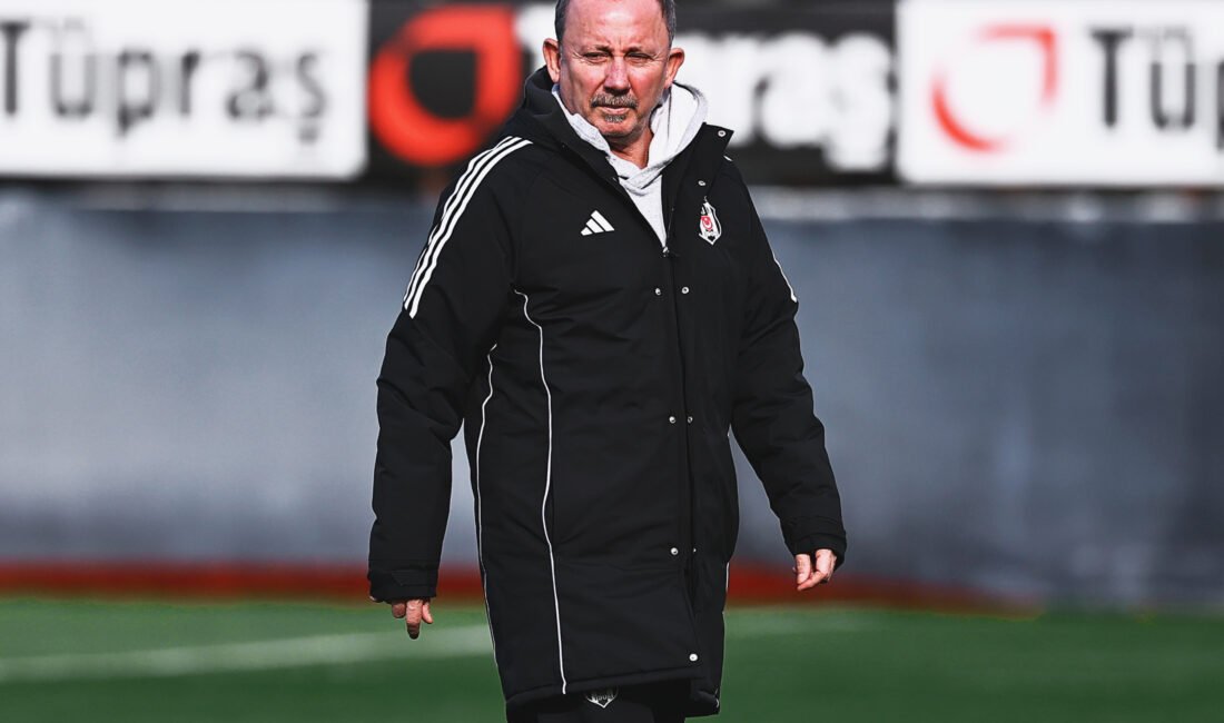 Beşiktaş, Fenerbahçe derbisinin hazırlıklarını sürdürdü İSTANBUL, (DHA)- BEŞİKTAŞ, Süper Lig'in 28'inci haftasında Fenerbahçe ile oynayacağı