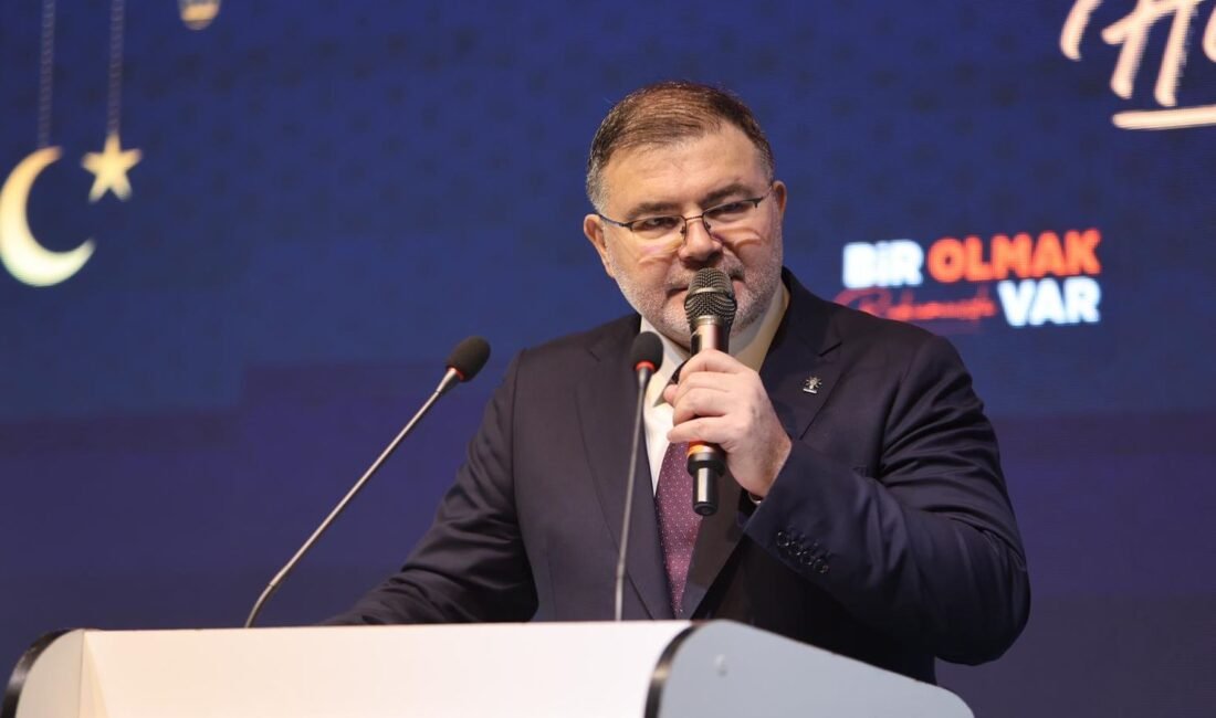 Binali Yıldırım: Liderimiz Erdoğan, bu karmaşadan milletimizi uzak tutmak için büyük gayretle çalışıyor Kadir ÖZEN/ İZMİR, (DHA)- TÜRK Devletleri Teşkilatı Aksakallar Konseyi Başkanı