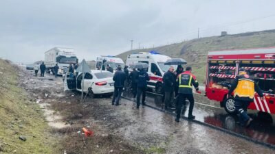 Aziz ÖNAL/BİNGÖL, (DHA)- BİNGÖL’de devrilen otomobildeki Arda Bilal (21) hayatını