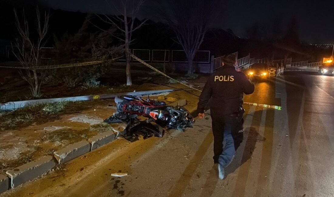 Batuhan KILIÇ/ ESKİŞEHİR, (DHA)- ESKİŞEHİR’de kullandığı motosikletinin hakimiyetini kaybederek aydınlatma