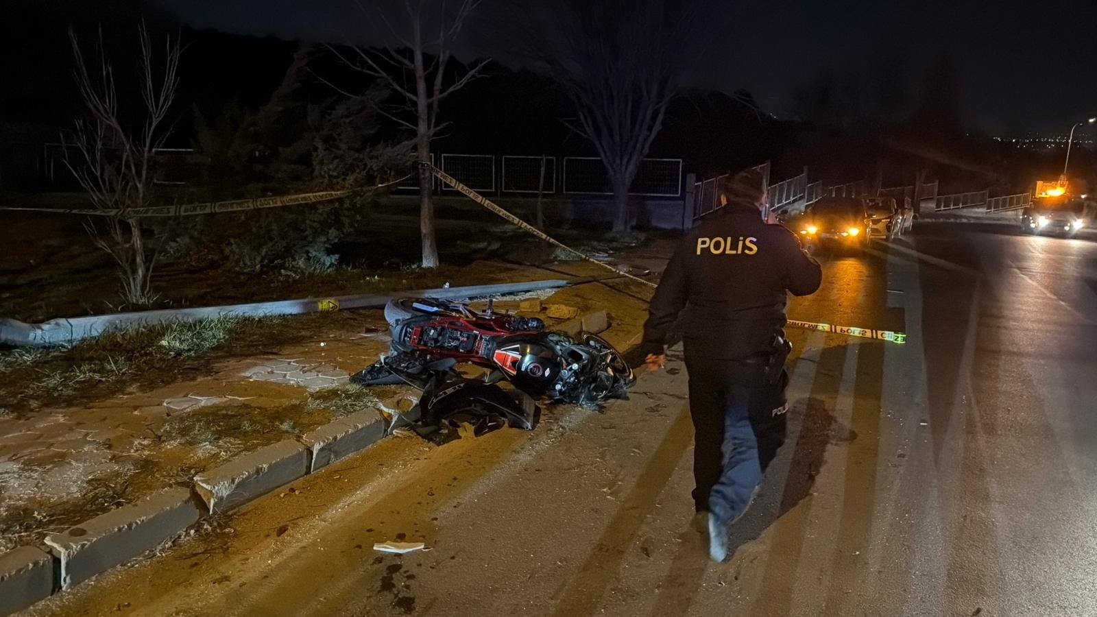 Batuhan KILIÇ/ ESKİŞEHİR, (DHA)- ESKİŞEHİR’de kullandığı motosikletinin hakimiyetini kaybederek aydınlatma