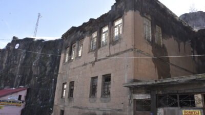 Özcan ÇİRİŞ/BİTLİS, (DHA)- BİTLİS'te ağır geçen kış şartlarının ardından birçok