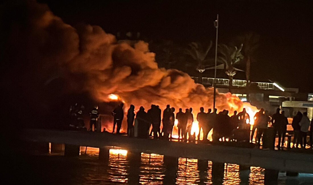 Fırat AKAY/BODRUM(Muğla),(DHA)- MUĞLA’nın Bodrum ilçesinde, bir marinada bağlı bulunan bir