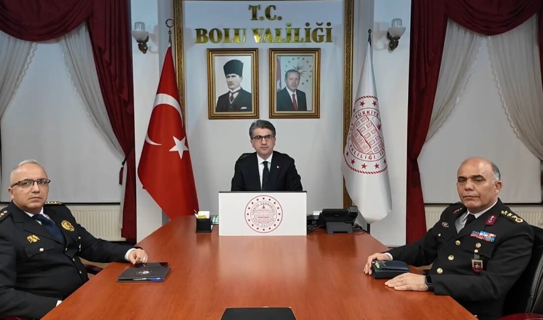 Bolu Valisi Aydın: 1363 personel bayramda sahada olacak Zübeyde ÖZMEN/BOLU, (DHA )- BOLU Valisi Abdulaziz Aydın, Ramazan Bayramı