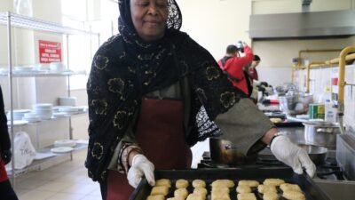 Zübeyde ÖZMEN/BOLU, (DHA)- BOLU'da Ramazan Bayramı öncesinde düzenlenen ‘Kardeşlik Sofrası’