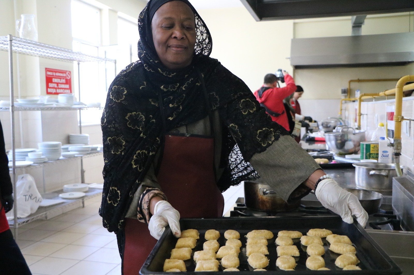 Zübeyde ÖZMEN/BOLU, (DHA)- BOLU'da Ramazan Bayramı öncesinde düzenlenen ‘Kardeşlik Sofrası’