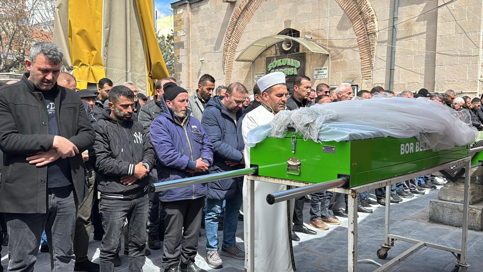 Adnan ÇELEBİ/NİĞDE, (DHA)- NİĞDE'de boşanma aşamasındaki eşi C.Y. (46) tarafından