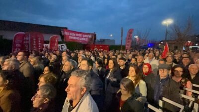 VATANDAŞLAR, MUSTAFA BOZBEY’E DESTEK İÇİN TOPLANDI Bursa Büyükşehir Belediye Başkanı