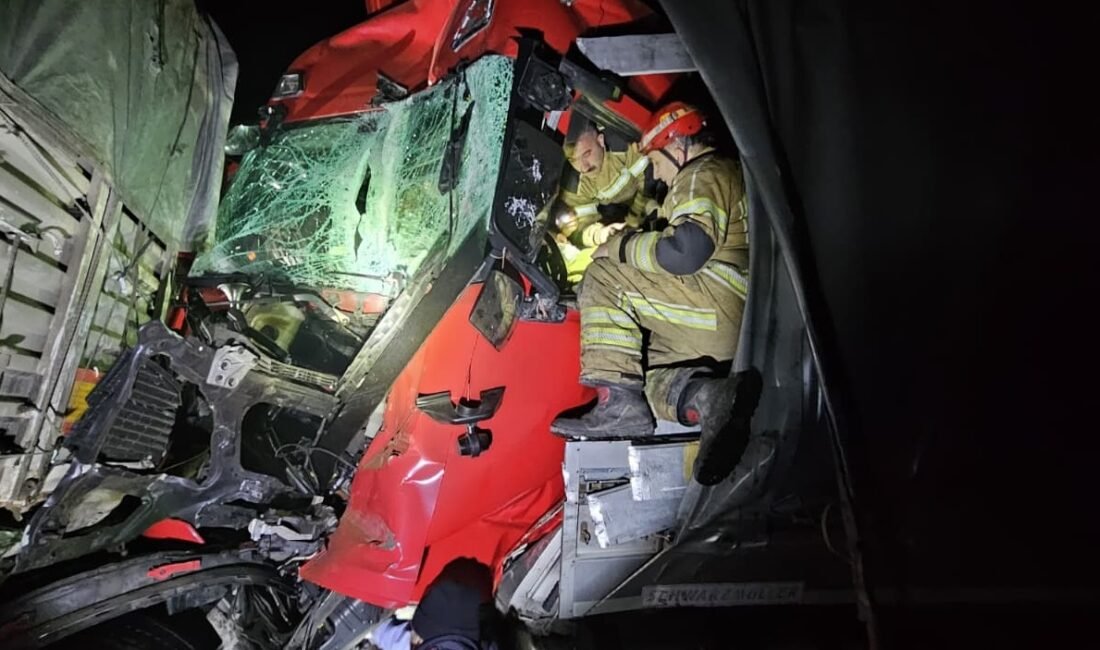 Bursa’da 2 TIR çarpıştı: 1 meyyit Yavuz YILMAZ/BURSA (DHA)- BURSA’nın Kestel ilçesinde 2 TIR’ın çarpışması sonucu