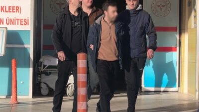 Yavuz YILMAZ/ İNEGÖL (Bursa),(DHA)- BURSA’nın İnegöl ilçesinde park halindeki araçlardan