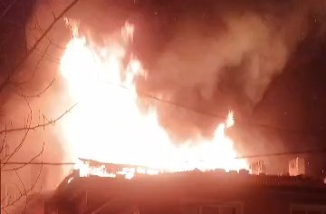 Bursa’da metruk binada yangın Barış YILMAZ/BURSA, (DHA)- BURSA’nın Osmangazi ilçesinde 2 katlı metruk binada