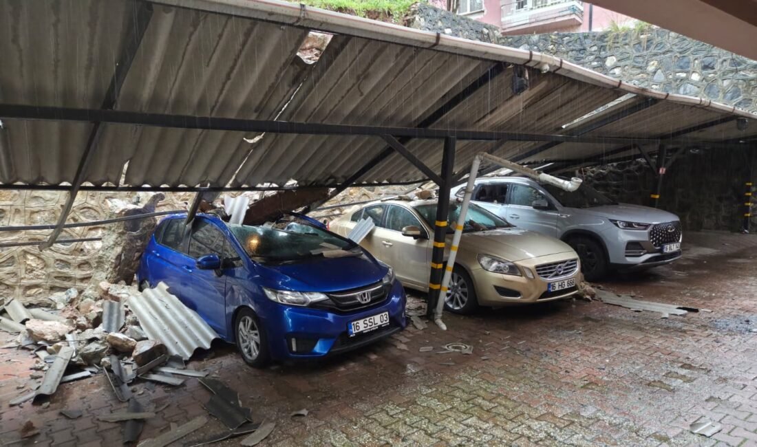 Bursa’da sağanak ve fırtına Yiğithan HÜYÜK-Kazım BULUT-Murat ÇOBANGİL/BURSA, (DHA)- BURSA’da etkisini sürdüren sağanak ve