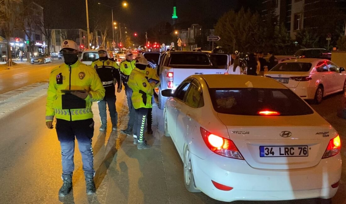 Yavuz YILMAZ/ İNEGÖL(Bursa), (DHA)- BURSA’nın İnegöl ilçesinde polis takımları tarafından