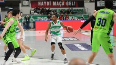 Ebru VARDAR / BURSA, (DHA) SALON: Tofaş Spor Salonu HAKEMLER: