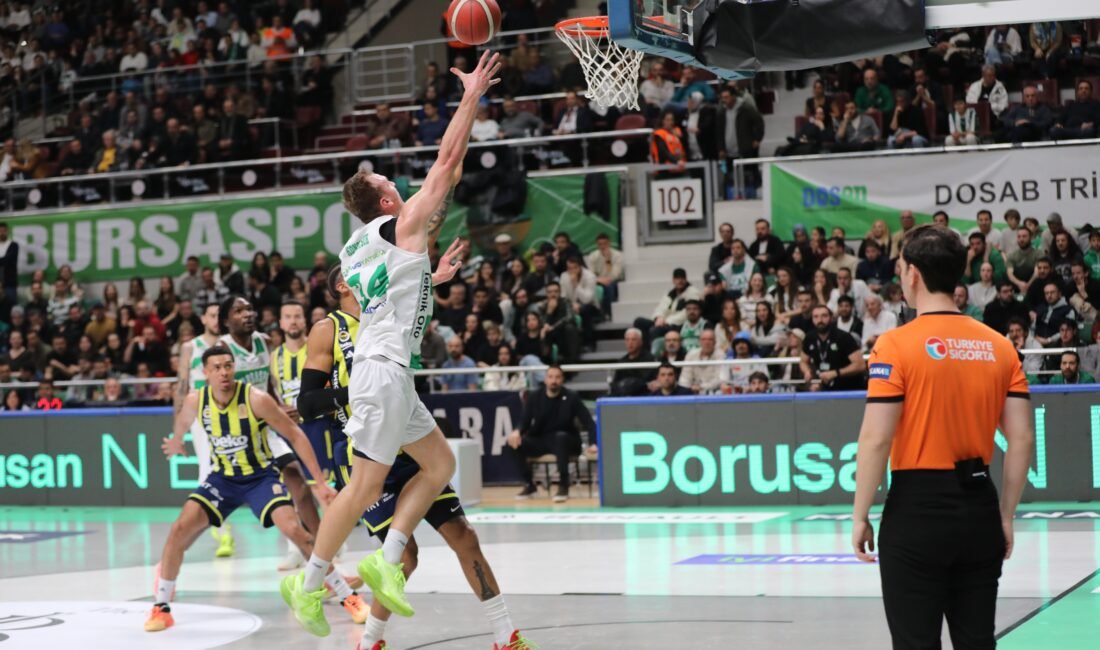 Ebru VARDAR / BURSA, (DHA) SALON: Tofaş Spor Salonu HAKEMLER: