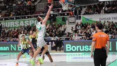 Ebru VARDAR / BURSA, (DHA) SALON: Tofaş Spor Salonu HAKEMLER: