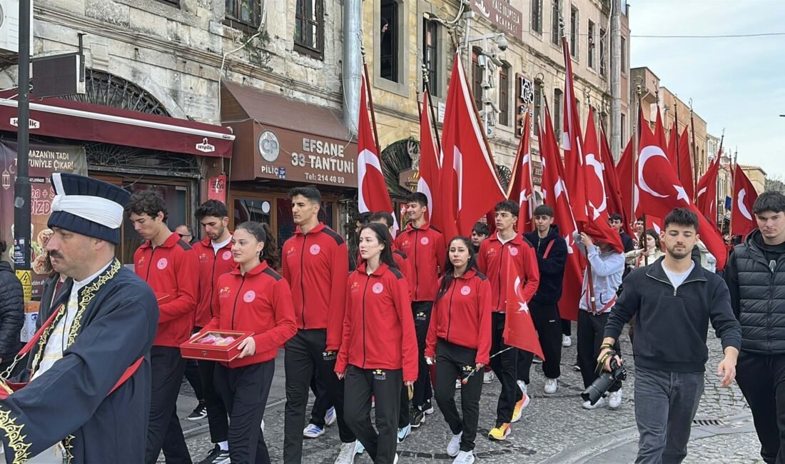 Nazif Cemhan ŞEN/ÇANAKKALE, (DHA)- ÇANAKKALE Deniz Zaferi'nin 111’inci yıl dönümü