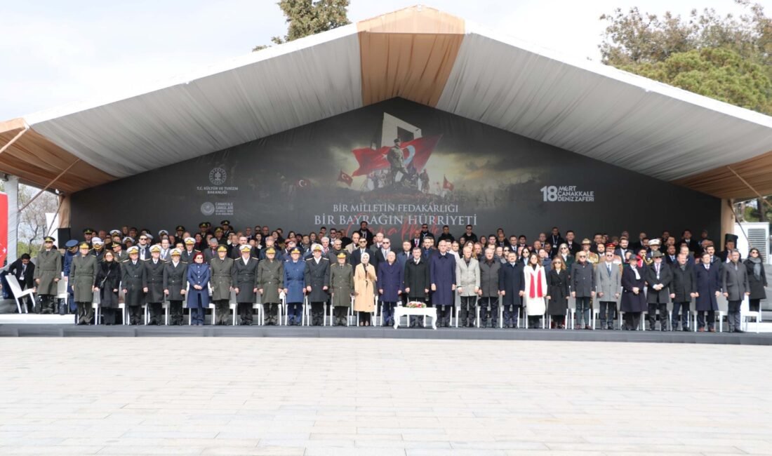 Çanakkale Deniz Zaferi’nin 111’inci yıl dönümü kutlanıyor (3) TÖREN DÜZENLENDİ Tarihi Gelibolu Yarımadası'ndaki Şehitler Abidesi'nde 18 Mart Şehitleri
