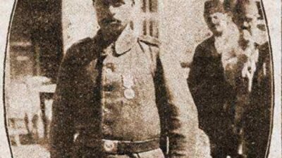 Mehmet İNAN/YENİŞEHİR (Bursa), (DHA)- ÇANAKKALE Savaşı’nda, boğazdan geçen Fransız denizaltısı