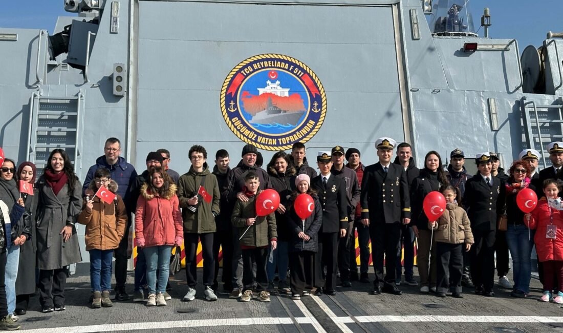 Nazif Cemhan ŞEN-İpek YAVAŞ/ÇANAKKALE, (DHA)- ÇANAKKALE'de, 18 Mart Çanakkale Deniz