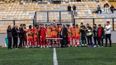 İSTANBUL,(DHA)- ÇATALCASPOR U18 Takımı, U18 Ligi 2’nci Grubu lider tamamladı