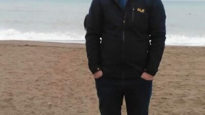 Oktay POLAT/ERZURUM, (DHA)-ERZURUM'da çatıdan üzerine buz sarkıtı düşen ve kaldırıldığı