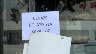 Veli KÖKEN/DÖŞEMEALTI, (Antalya), (DHA)- ANTALYA'nın Döşemealtı ilçesinde 'Cenaze dolayısıyla kapalıyız'