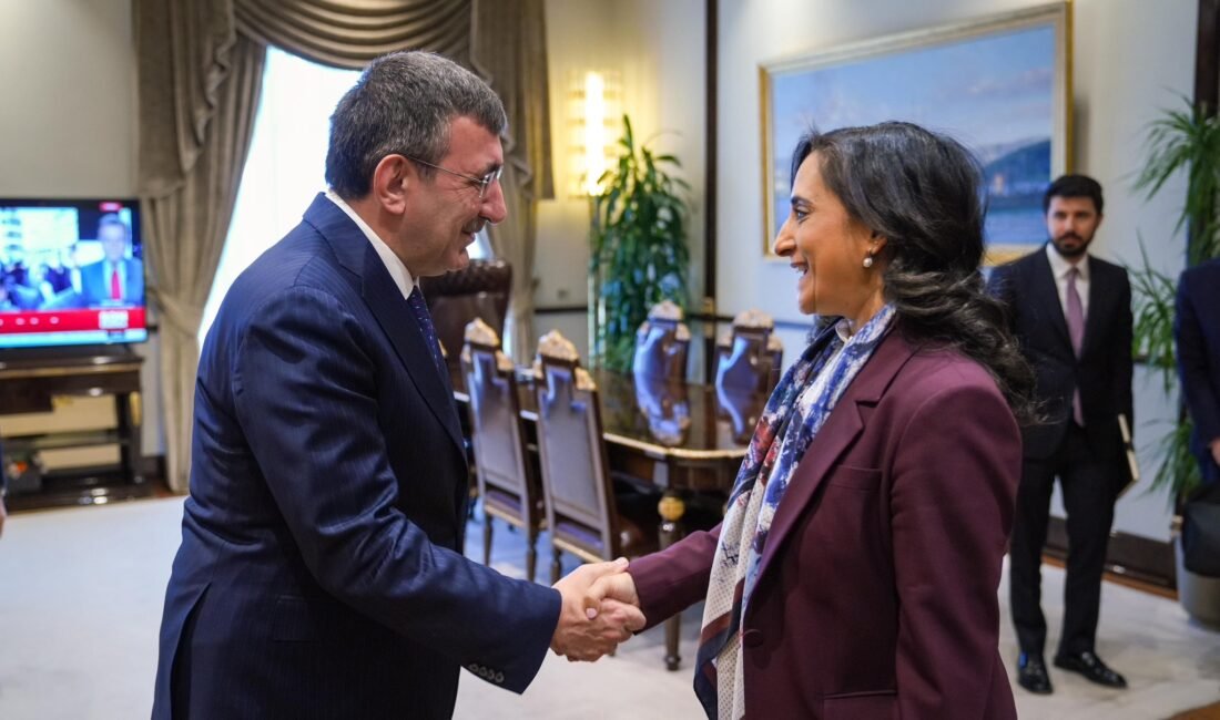 ANKARA, (DHA)- CUMHURBAŞKANI Yardımcısı Cevdet Yılmaz, Kanada Dışişleri Bakanı Anita