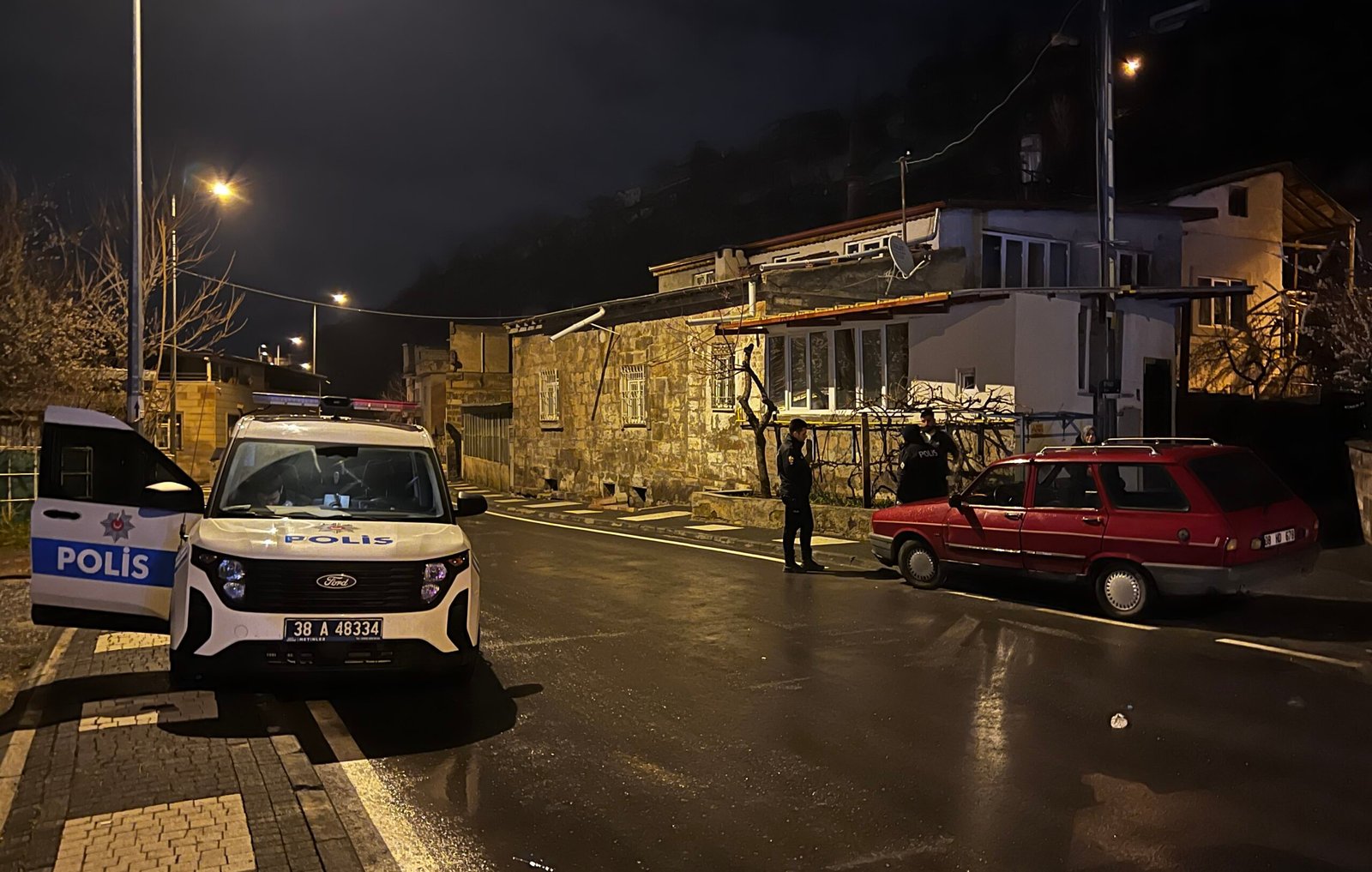 Furkan KAVUKLU/KAYSERİ, (DHA)- KAYSERİ’nin Talas ilçesinde cezaevinden izinli çıkıp, yaklaşık