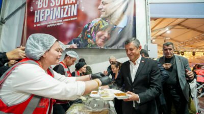 Ersan ERDOĞAN/MANİSA, (DHA)-CUMHURİYET Halk Partisi (CHP) Genel Başkanı Özgür Özel,