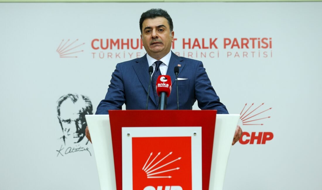 CHP’li Emre: Özkan Yalım’ın üyeliğini askıya aldık Ayşenur DEMİRTAŞ GÜL/ ANKARA, (DHA)- CHP Genel Başkan Yardımcısı ve