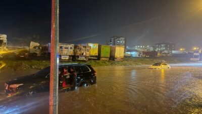 Sekvan KÜDEN/ ŞIRNAK, (DHA)- ŞIRNAK’ın Cizre ilçesinde sağanak günlük yaşamı