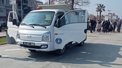 Özgül ATABEY/MUDANYA (Bursa), (DHA)- BURSA’nın Mudanya ilçesinde çöp kamyonunun altında