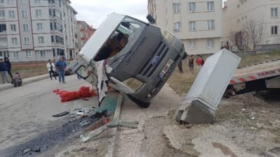 Halil Can ÖZEKER/ ÇORUM, (DHA)- ÇORUM’da otomobil ile tarım işçilerini